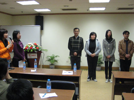 学员们现场演练